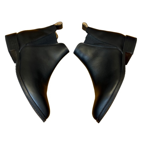 Nisolo Eva Everyday Chelsea Boot - Picture 4 of 9